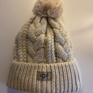 UGG POM POM HAT